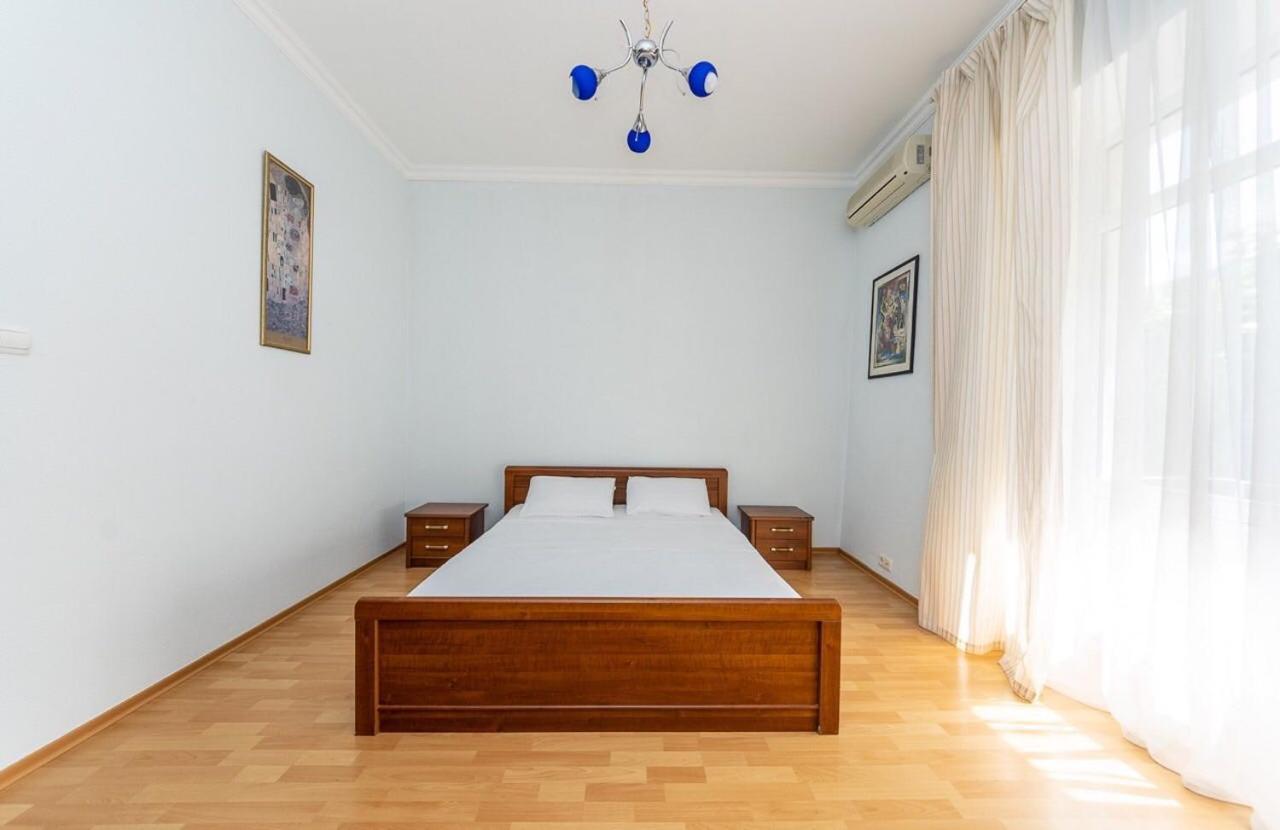Alex Apartments Near Independence Square - Kiev Kültér fotó